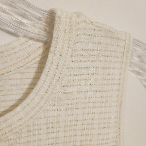 W5 | Women's White and Gold Metallic Sleeveless Ruffle Peplum Top (Size XL) - Picture 8 of 14